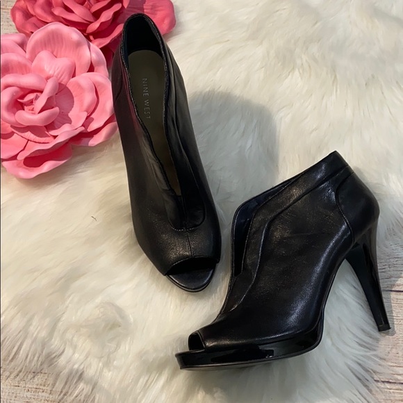 Nine West Shoes - Nine West peep toe booties black leather size 9.5